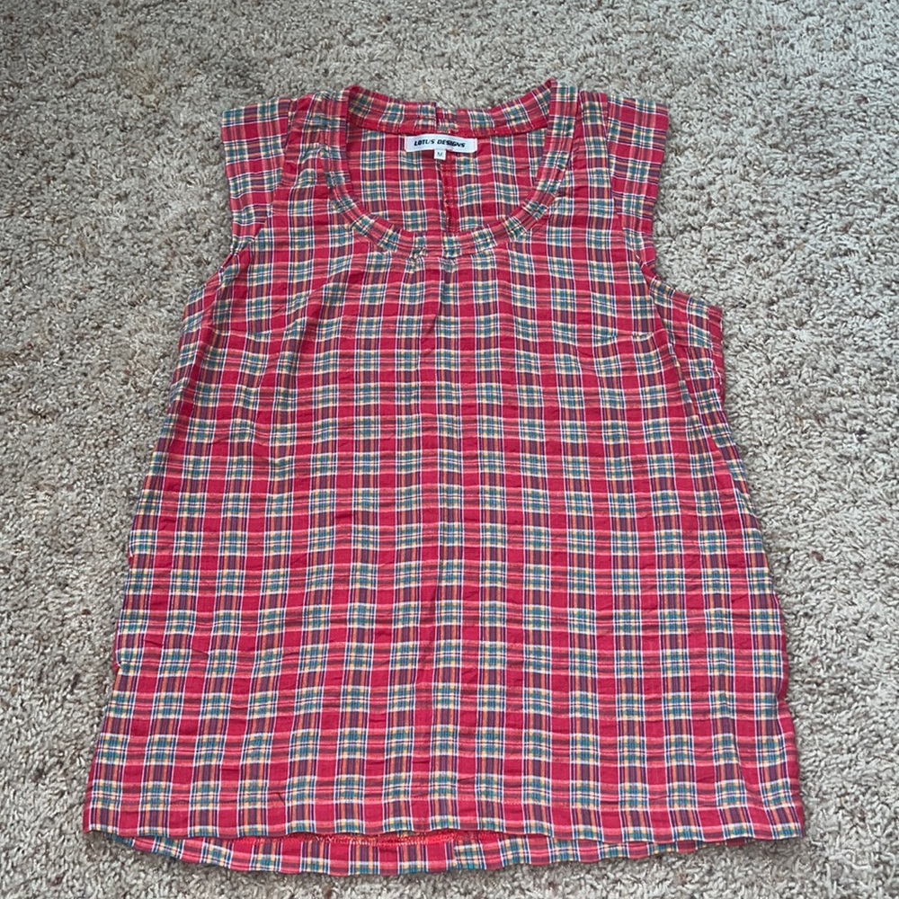 Vintage Lotus designs red plaid lightweight Top Size medium